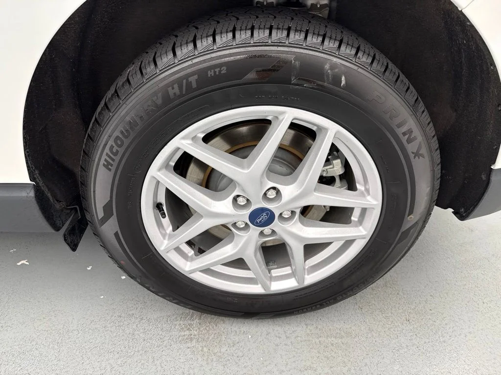 Used 2022 White Ford SEL image 6