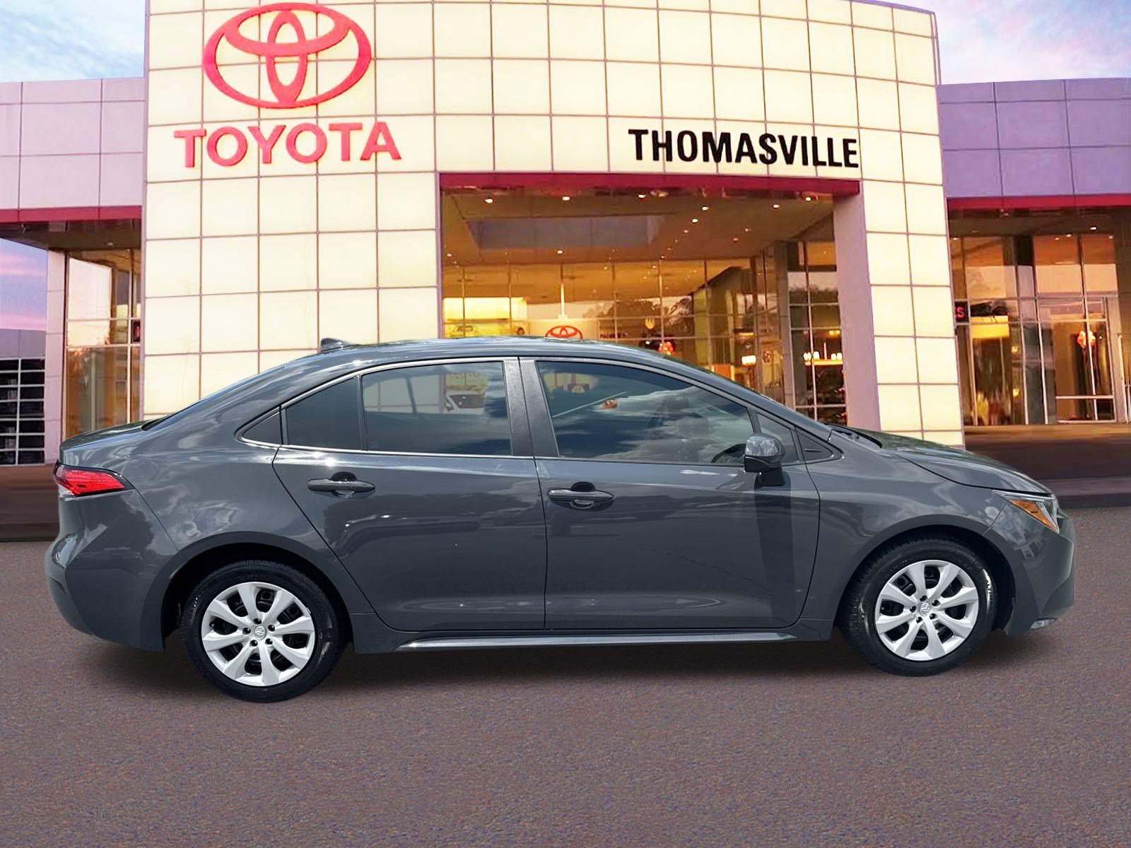 Used 2024  Toyota  image 4