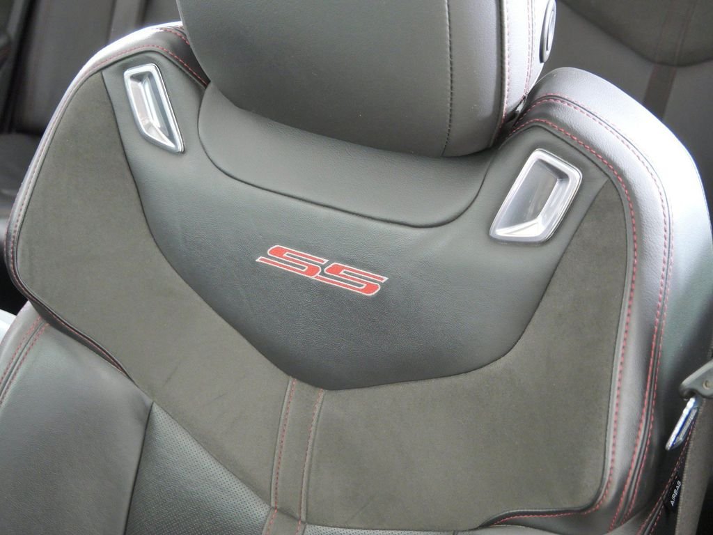 Used 2016 Black Chevrolet Base image 37