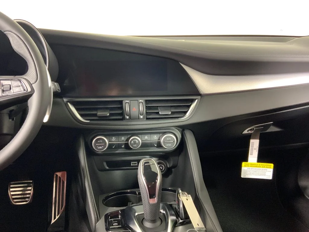 2026 Alfa Romeo Giulia Base - Photo 27