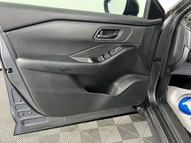 Used 2024 Gray Nissan S image 17