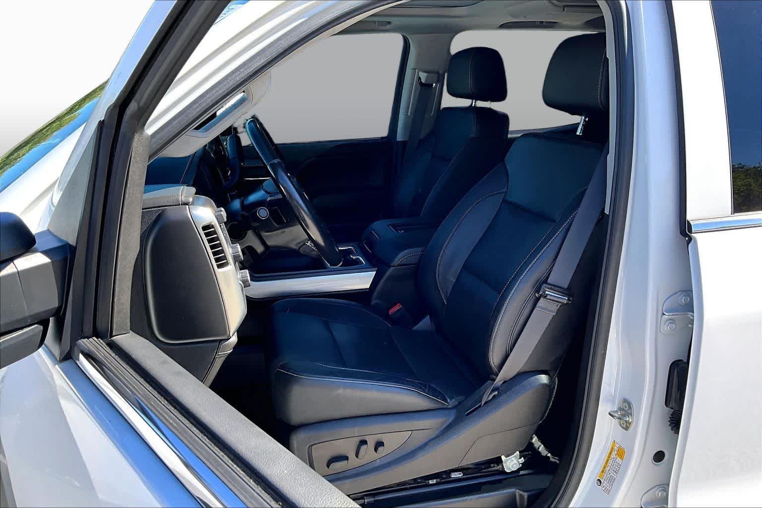 Used 2019 Summit White Chevrolet LTZ image 9
