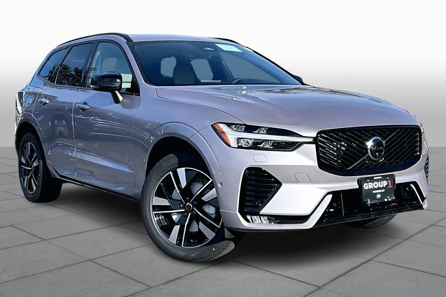 New 2026 AURORA SILVER Volvo Plus image 17