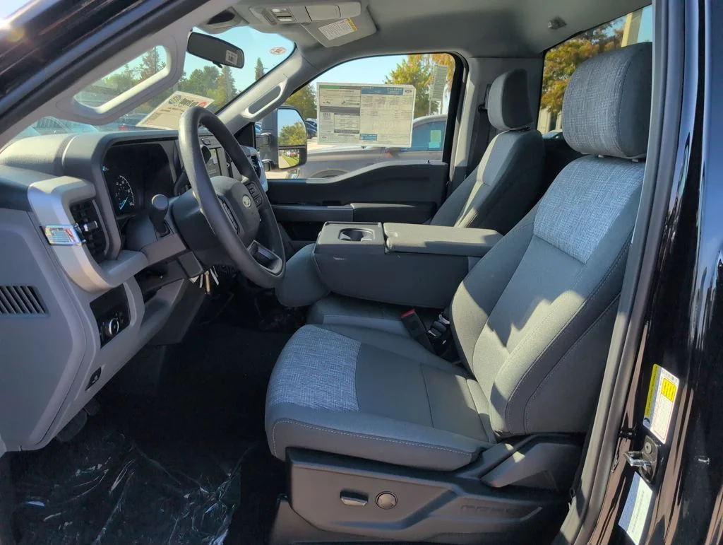 New 2026 Black Ford XLT image 5