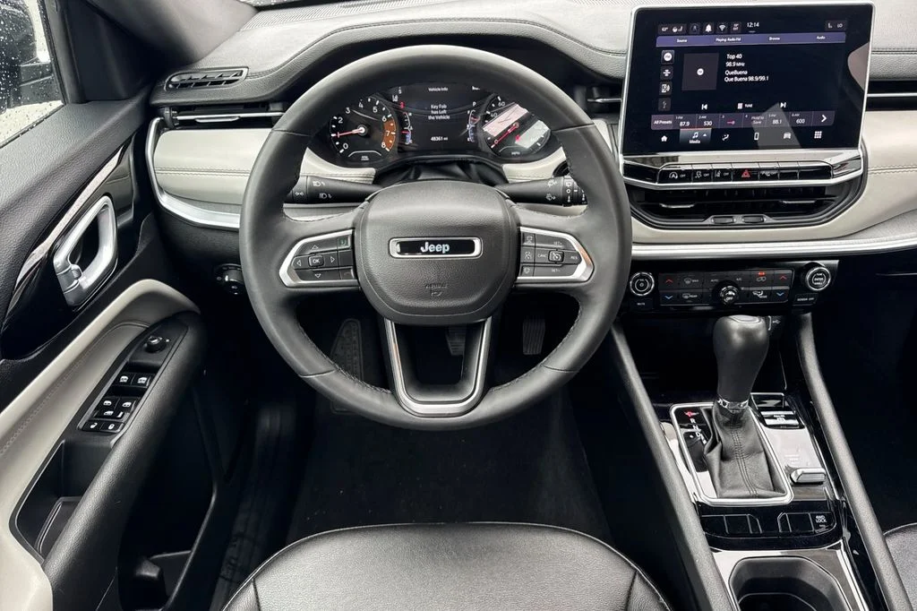 Used 2025 Silver Jeep Limited image 18