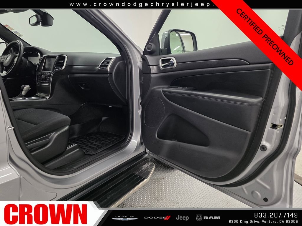 Certified Used 2018 Silver Jeep Laredo E image 10