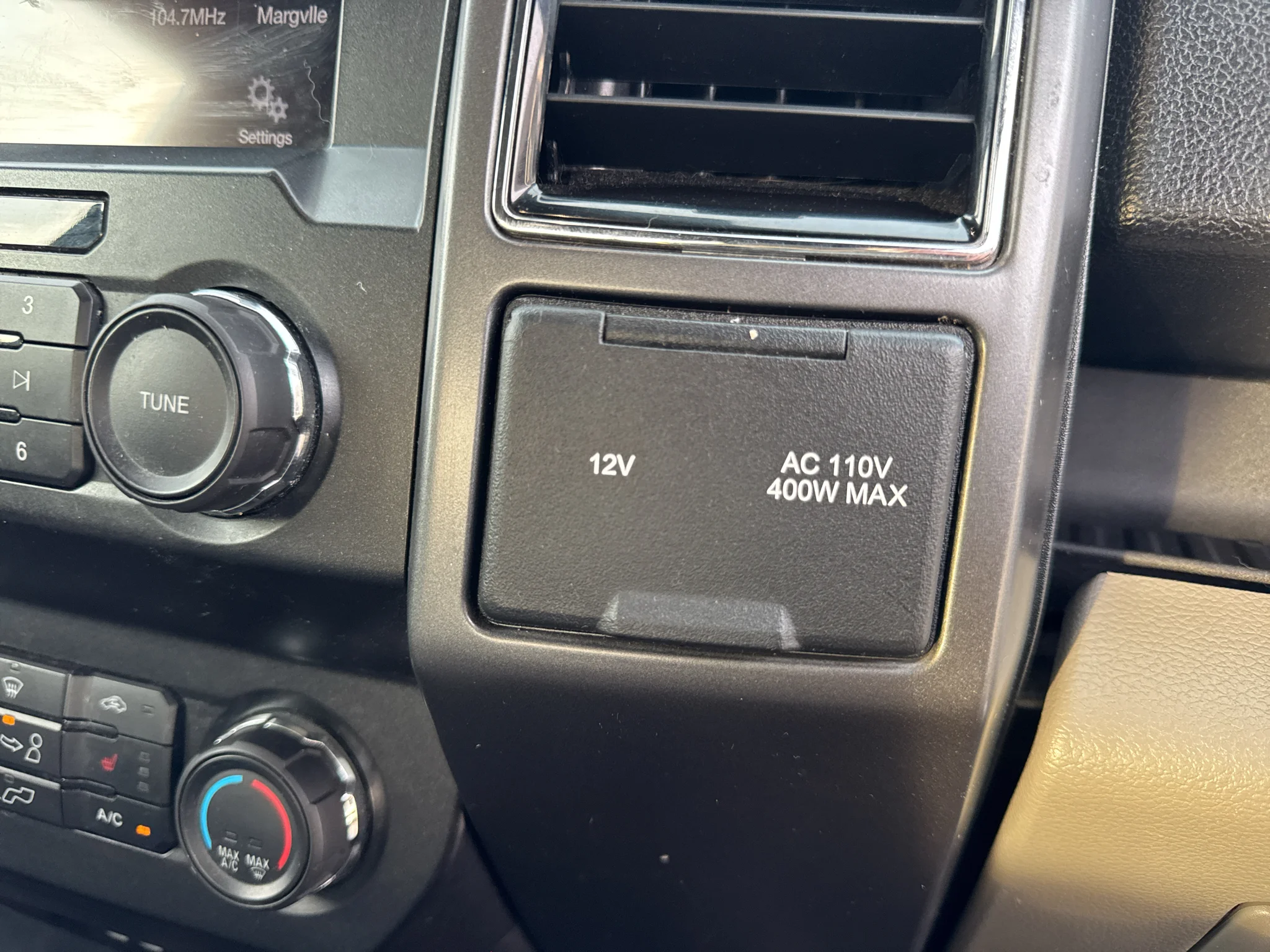 Used 2019 Oxford White Ford XLT image 15