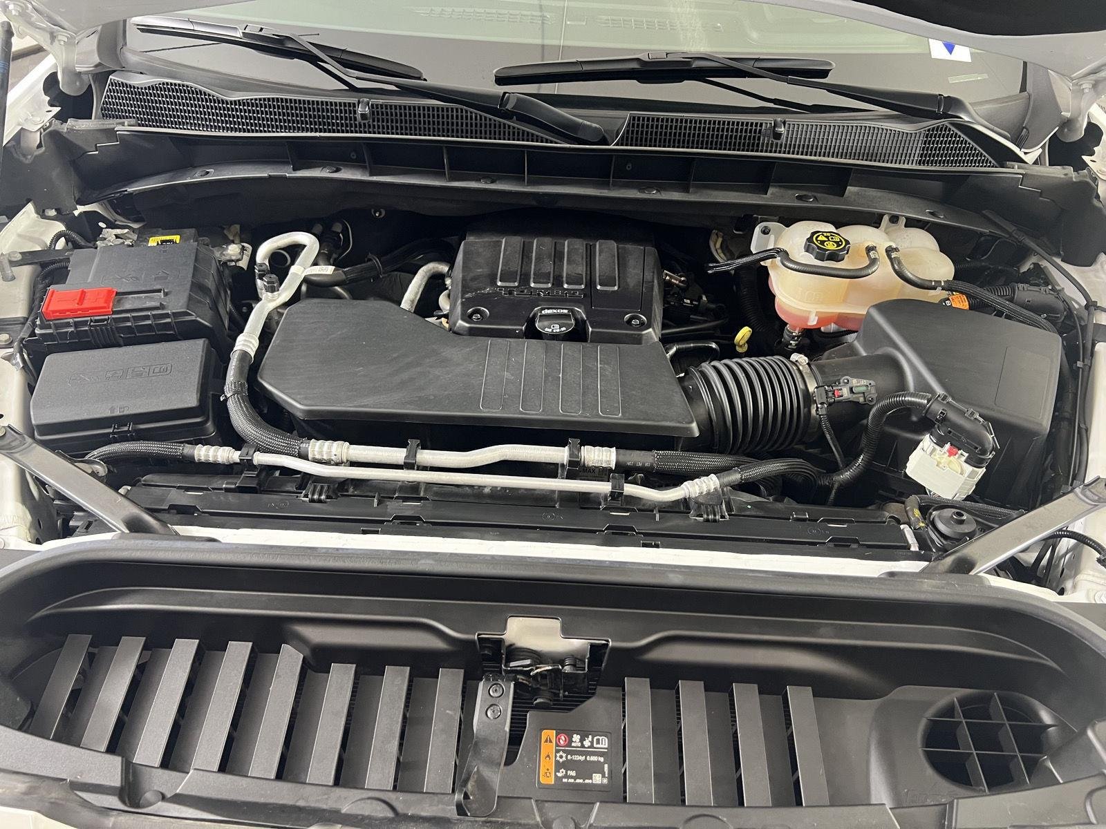Used 2023 Summit White GMC Elevation image 29