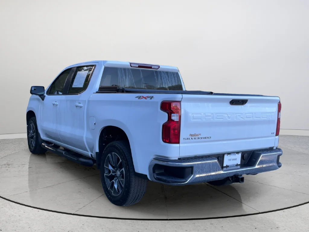 Used 2023 White Chevrolet LT image 8