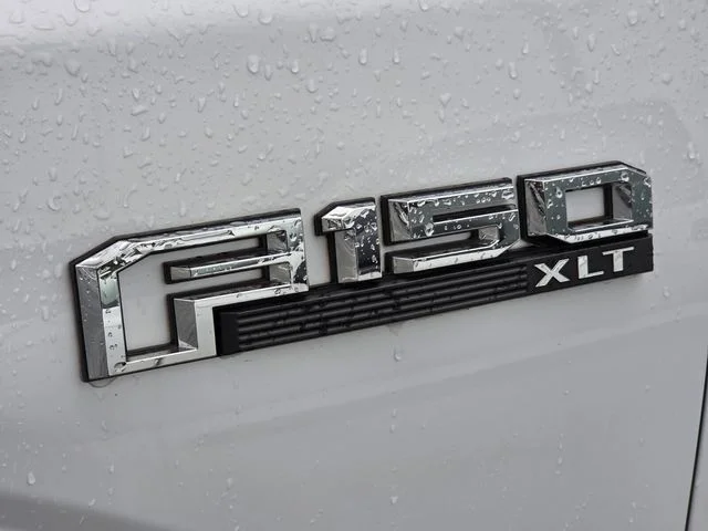 Used 2017 White Ford XLT image 6