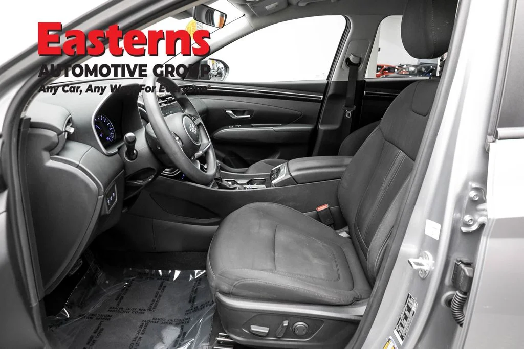 Used 2023 Silver Hyundai SEL image 13
