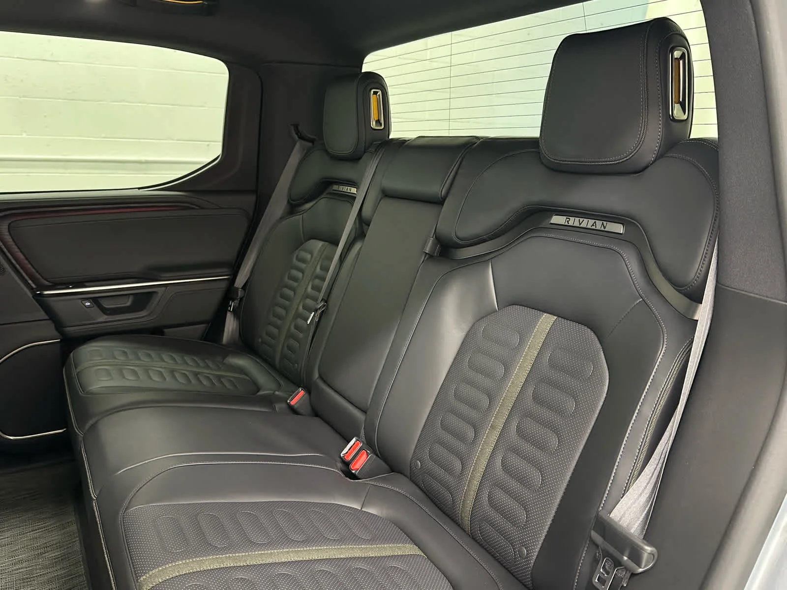 Used 2025 LA Silver Rivian Adventure image 16