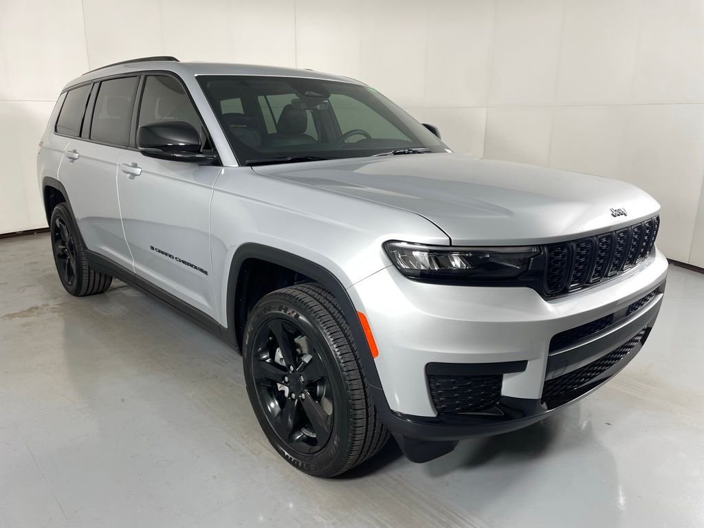 New 2025 Silver Zynith Exterior Paint Jeep Altitude image 2