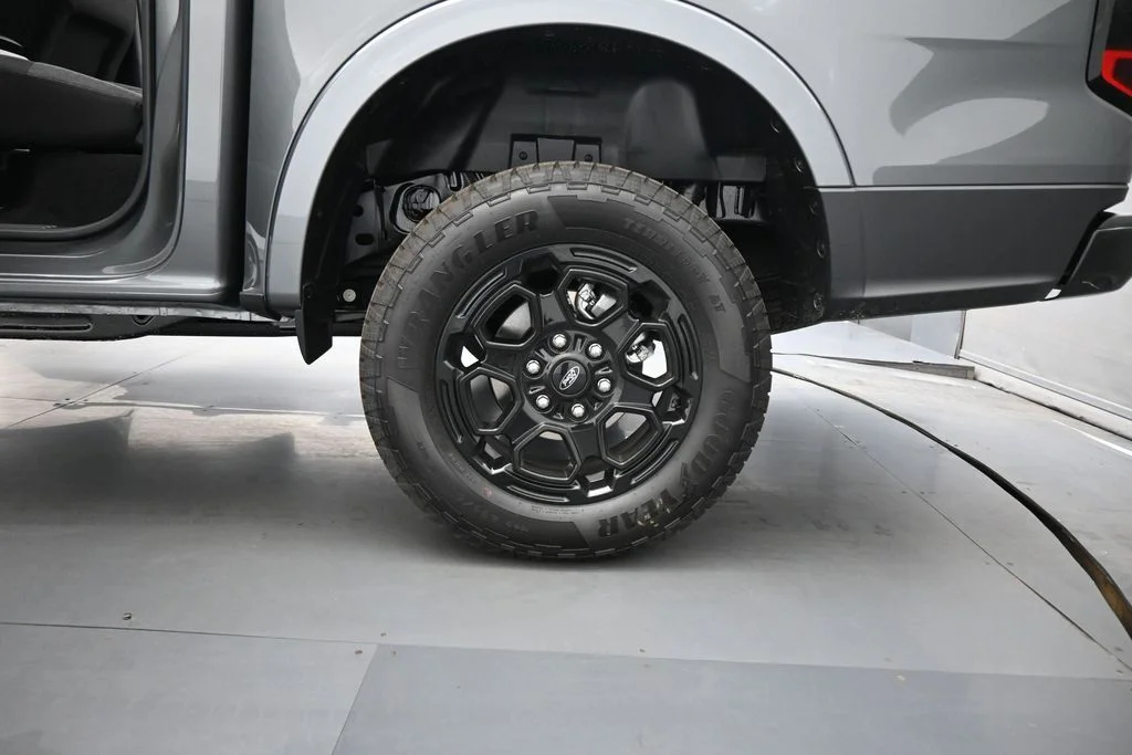 New 2026 Marsh Gray Ford XLT image 18
