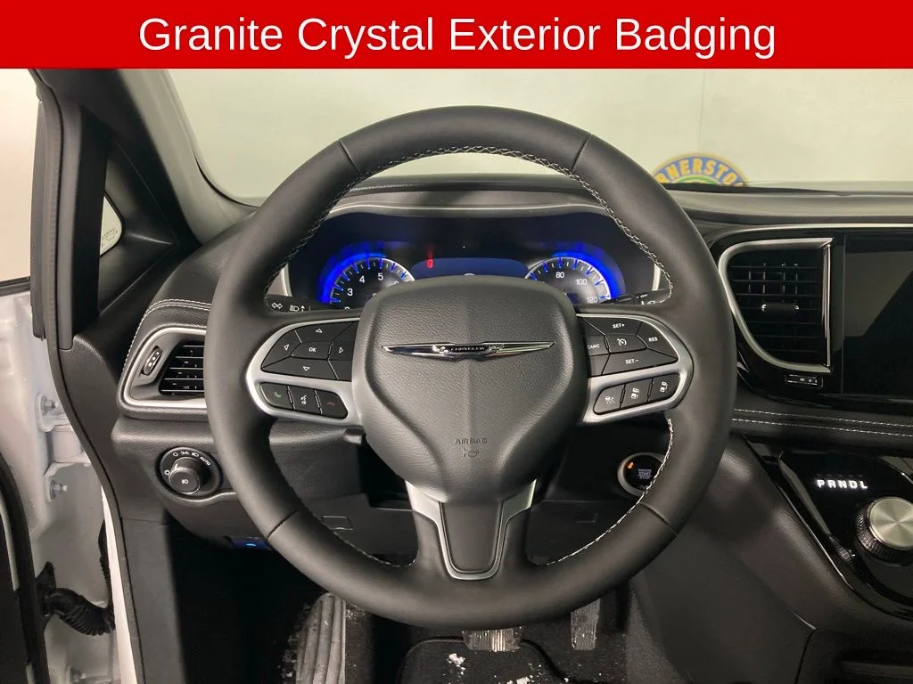 2026 Chrysler Pacifica Select - Photo 8