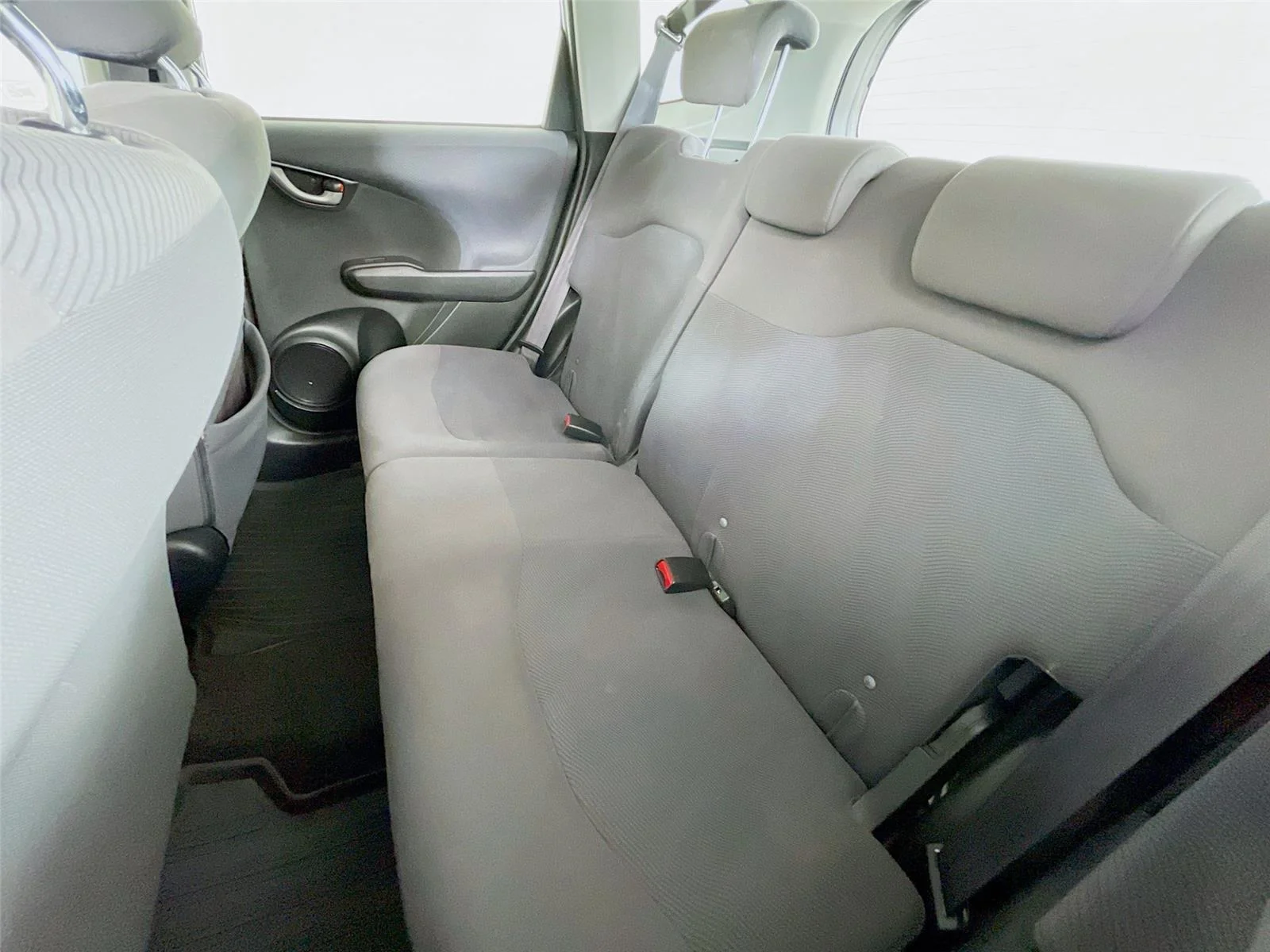 Used 2009 Storm Silver Metallic Honda BASE image 25