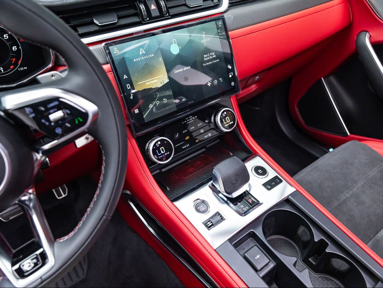 2026 Jaguar F-Pace SVR - Photo 27