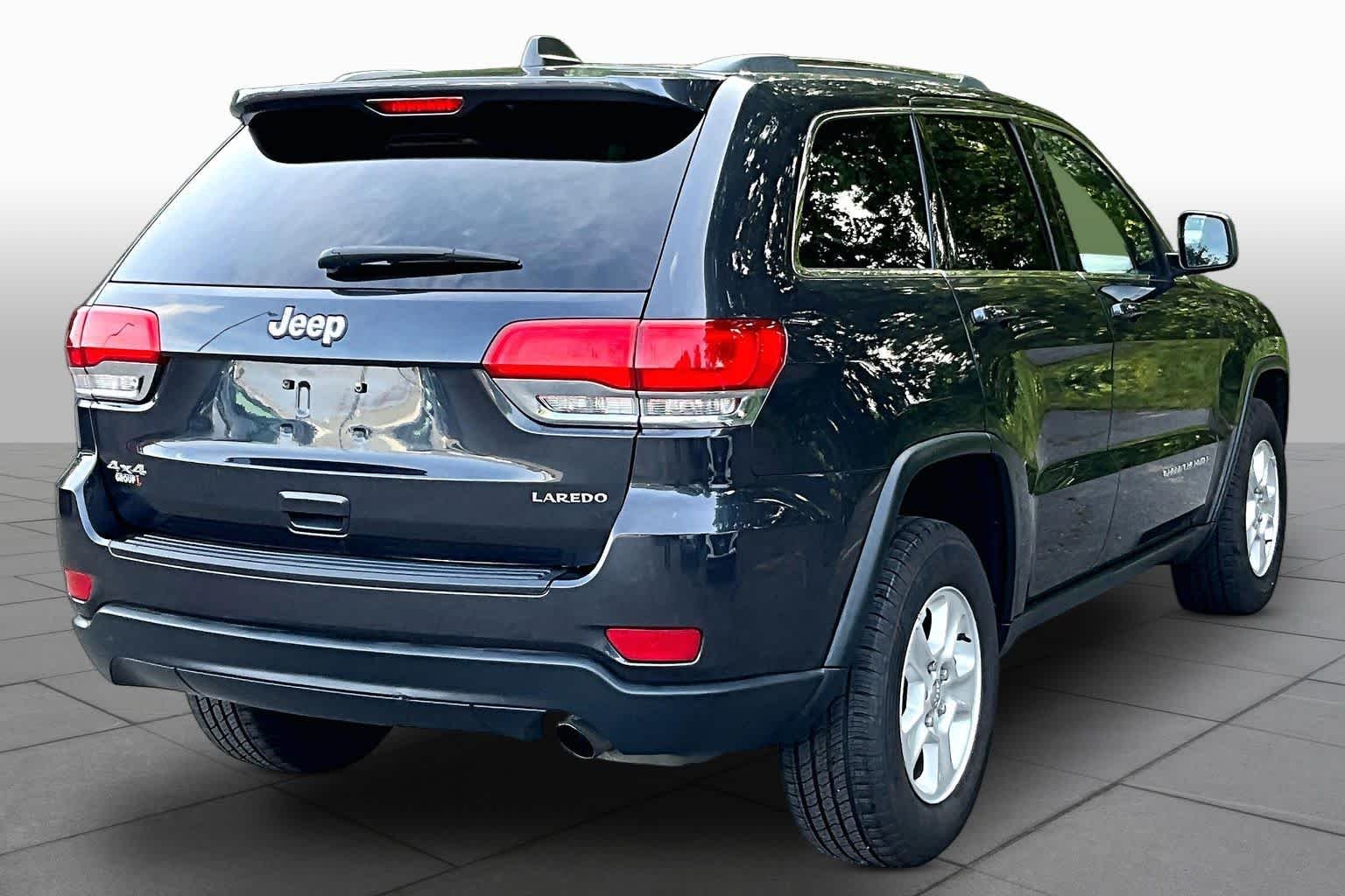Used 2016 Maximum Steel Metallic Clearcoat Jeep Laredo image 13