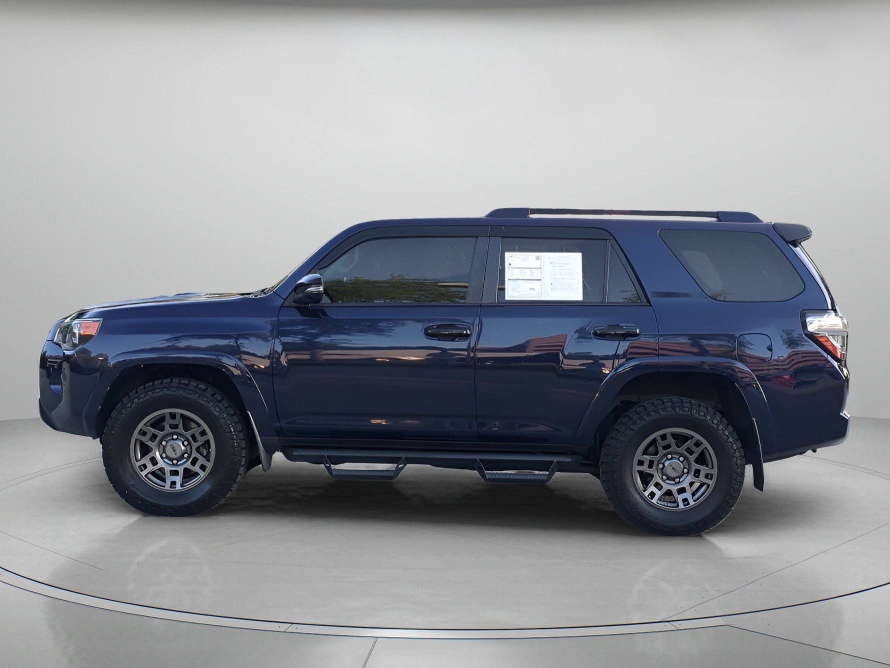 Used 2020 Nautical Blue Metallic Toyota Venture image 42