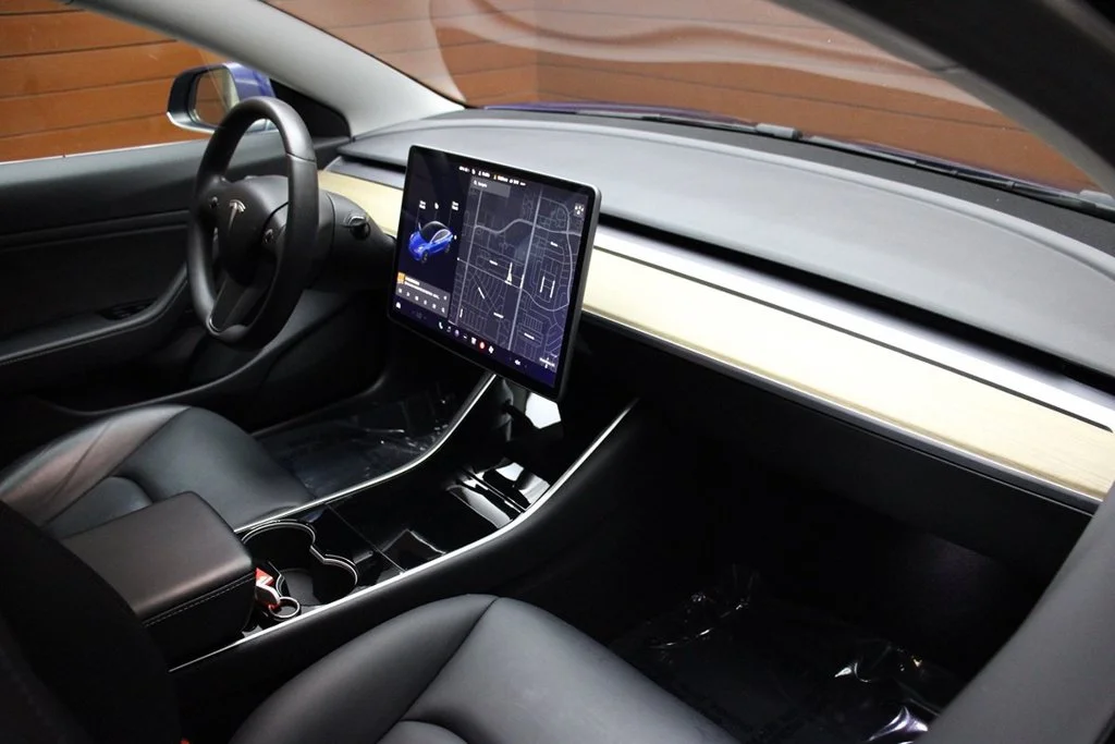 Used 2019 Deep Blue Metallic Tesla  image 28