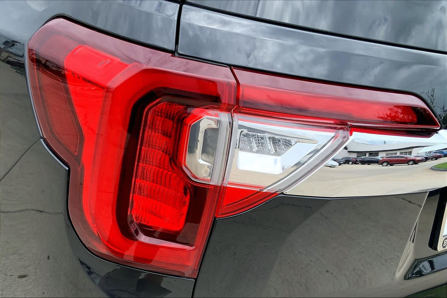 Used 2020 Carbon Black Metallic GMC SLT image 29