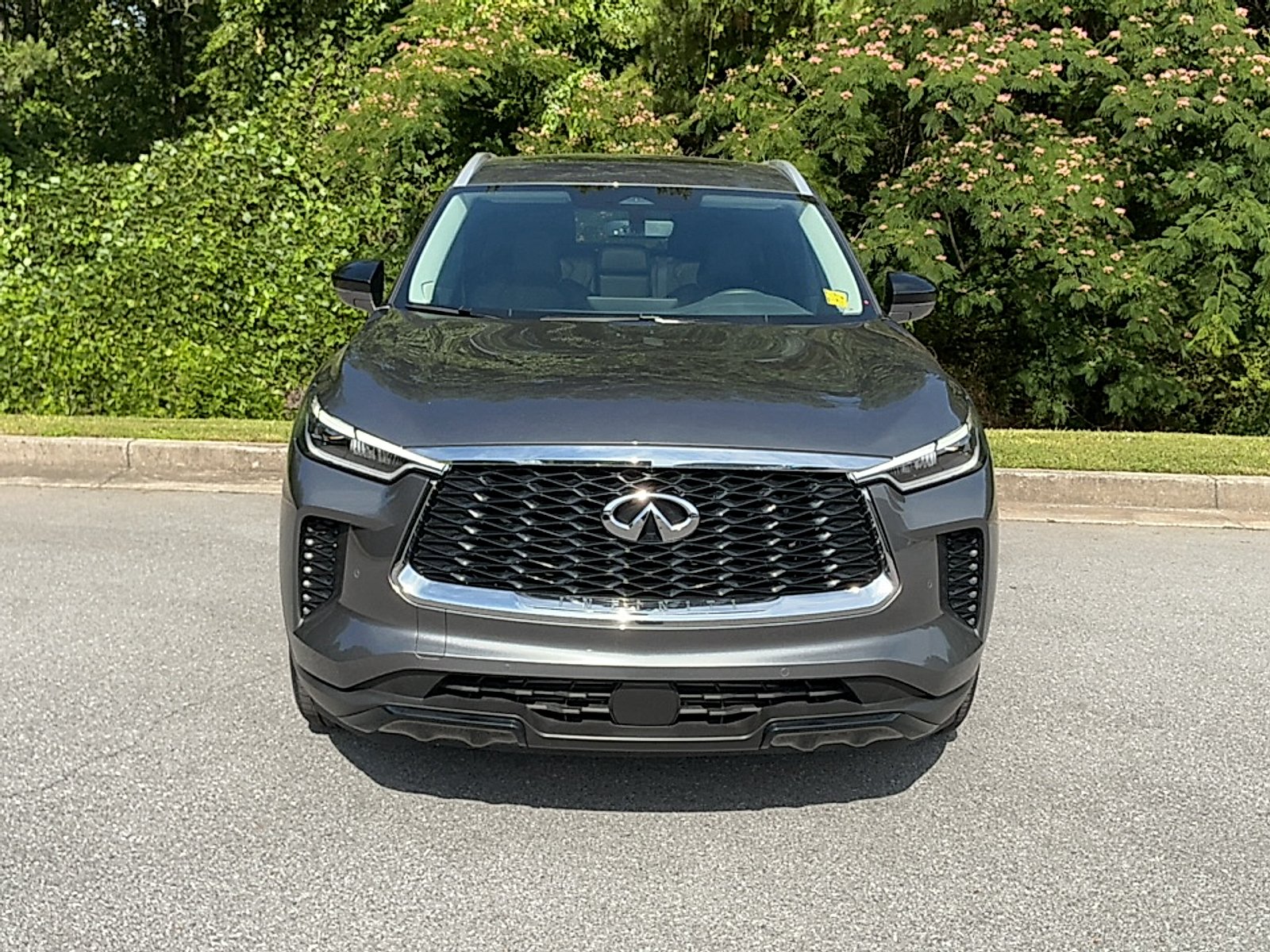 Used 2025 Harbor Gray INFINITI LUXE image 18