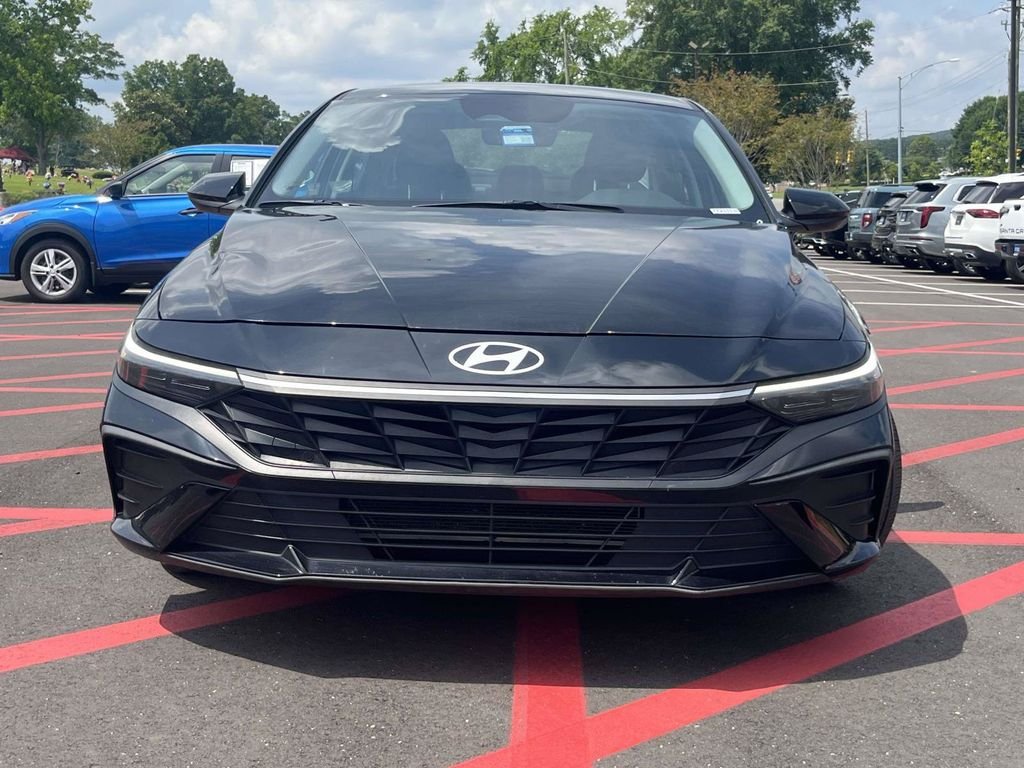 Used 2024 Black Hyundai SEL image 8