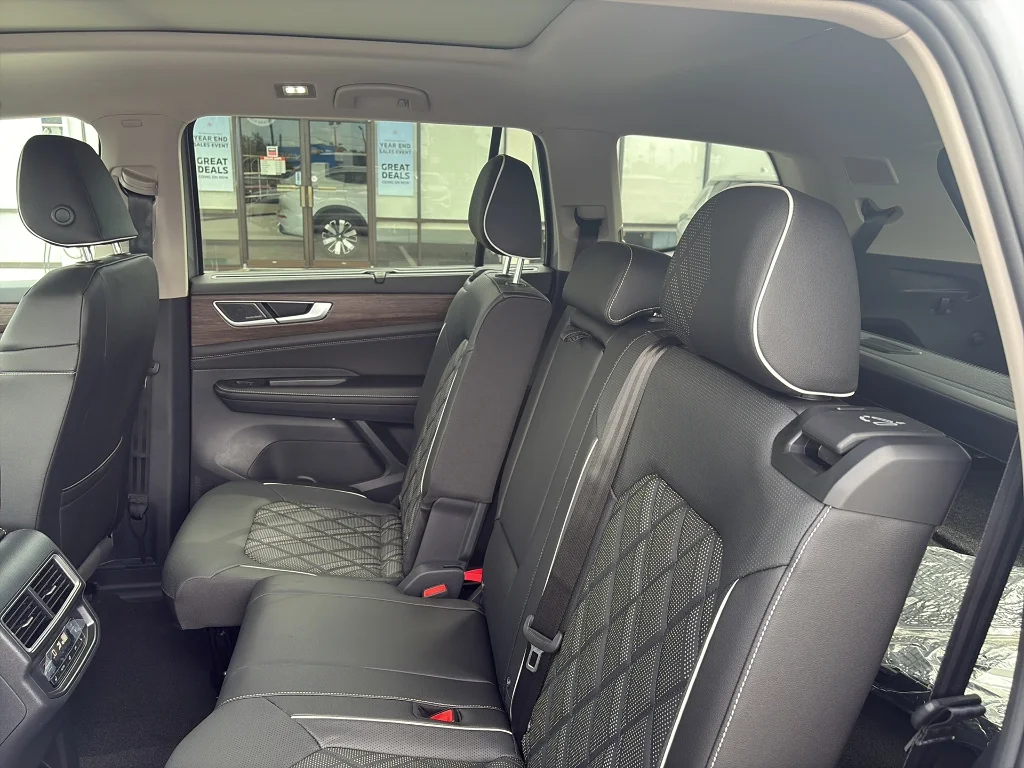 2026 Volkswagen Atlas SEL Premium R-Line - Photo 15