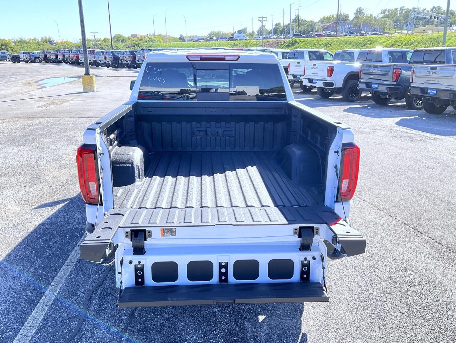 2026 GMC Sierra 1500 SLT - Photo 21