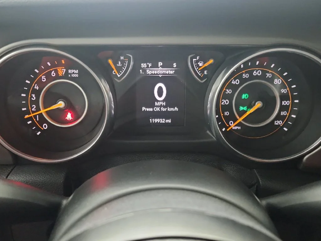 Certified Used 2018 White Jeep Unlimited Sport image 25