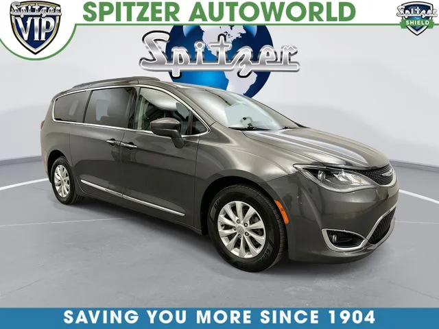 2017 Chrysler Pacifica Touring L
