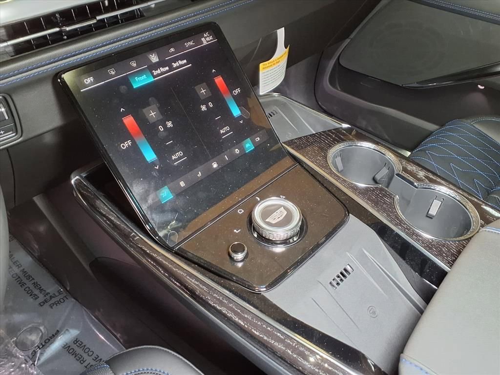 2026 Cadillac Escalade IQL Luxury - Photo 18