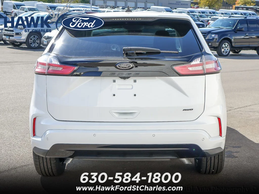 New 2024 Oxford White Ford SE image 4