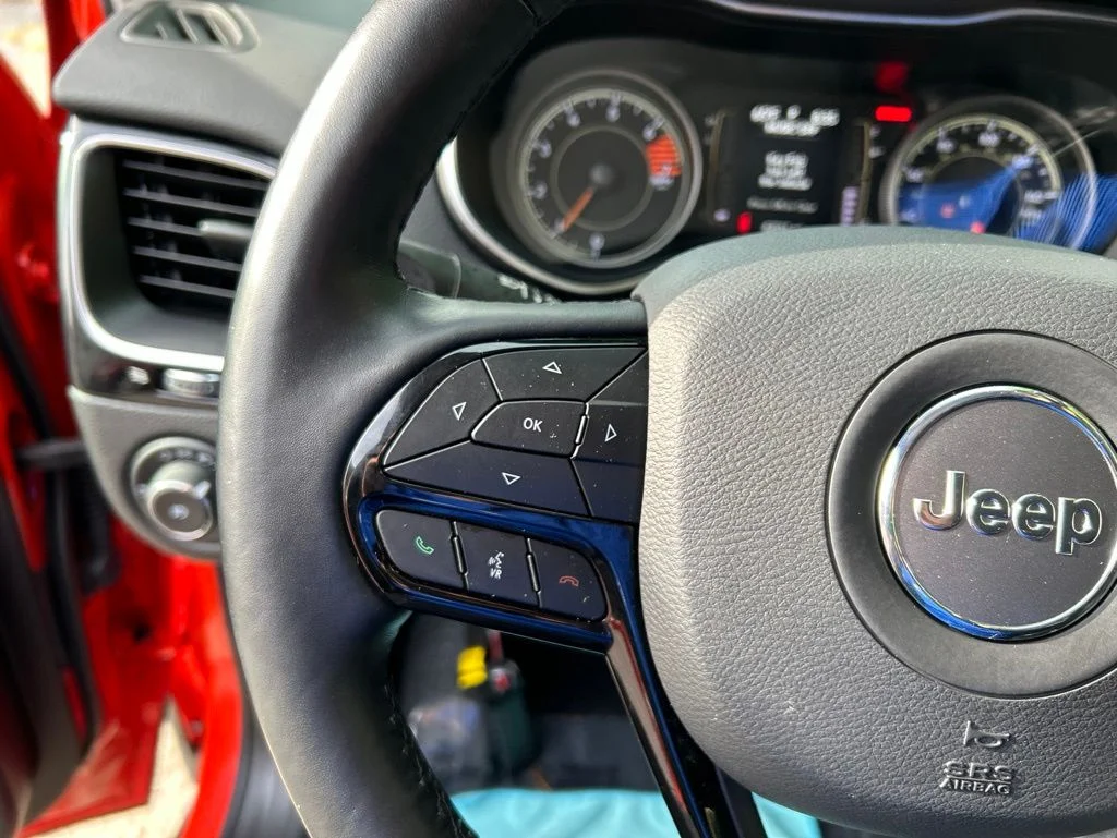 Used 2021 Orange Jeep Altitude image 21
