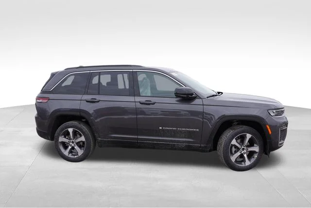 New 2026 Baltic Gray Metallic Clearcoat Jeep Limited image 2