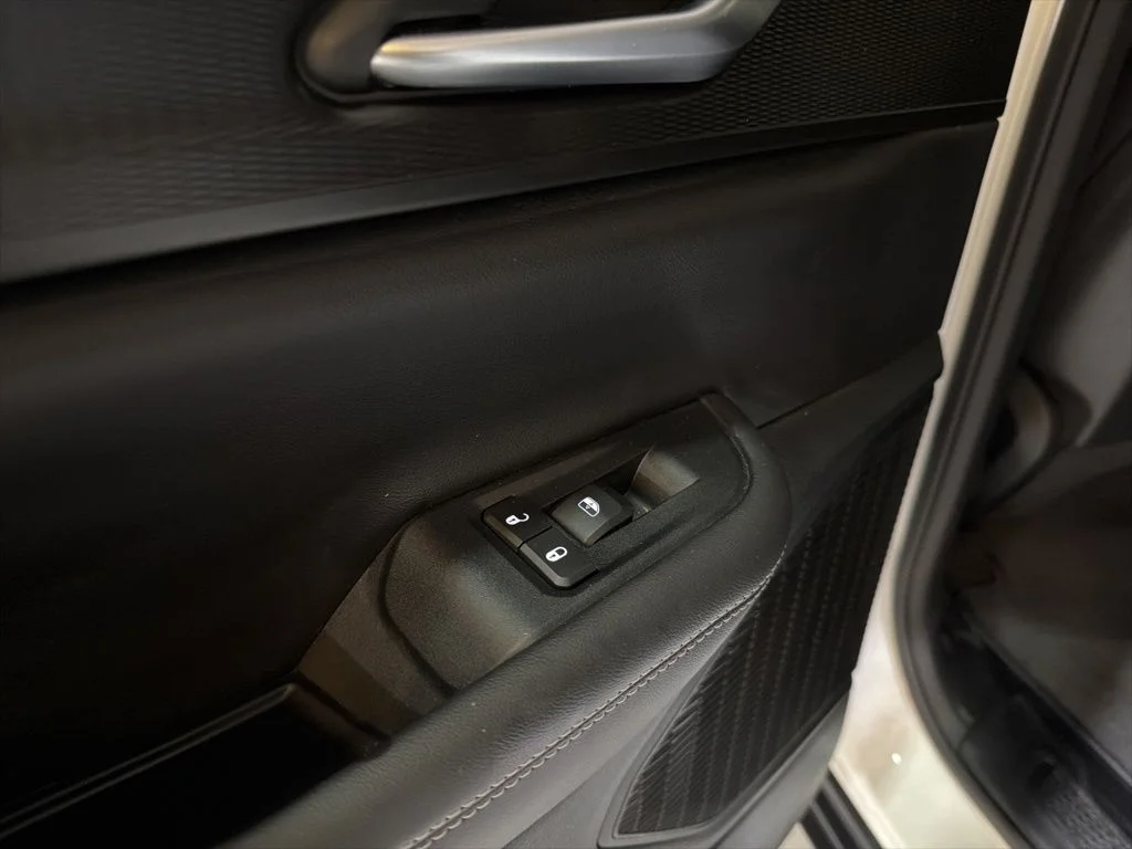 Used 2023 White Jeep Altitude X image 35