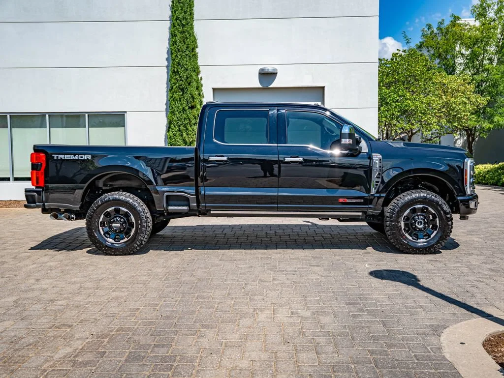 Used 2025 Agate Black Metallic Ford Platinum image 4