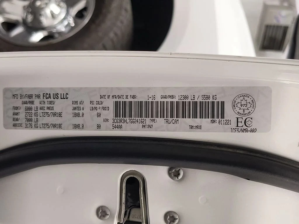 Used 2016 Bright White Ram SLT image 14