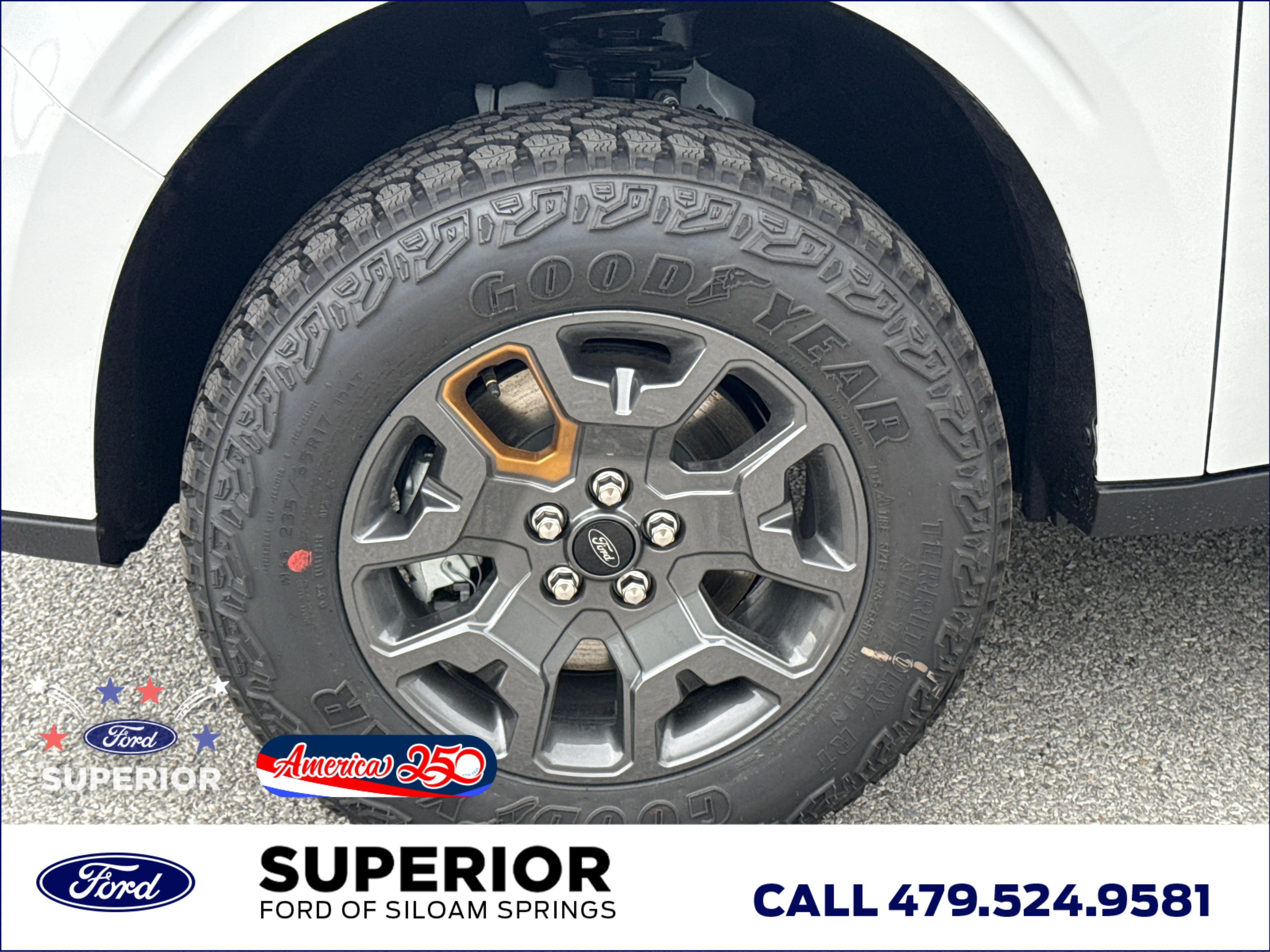 New 2026 Oxford White Ford Tremor AWD image 16