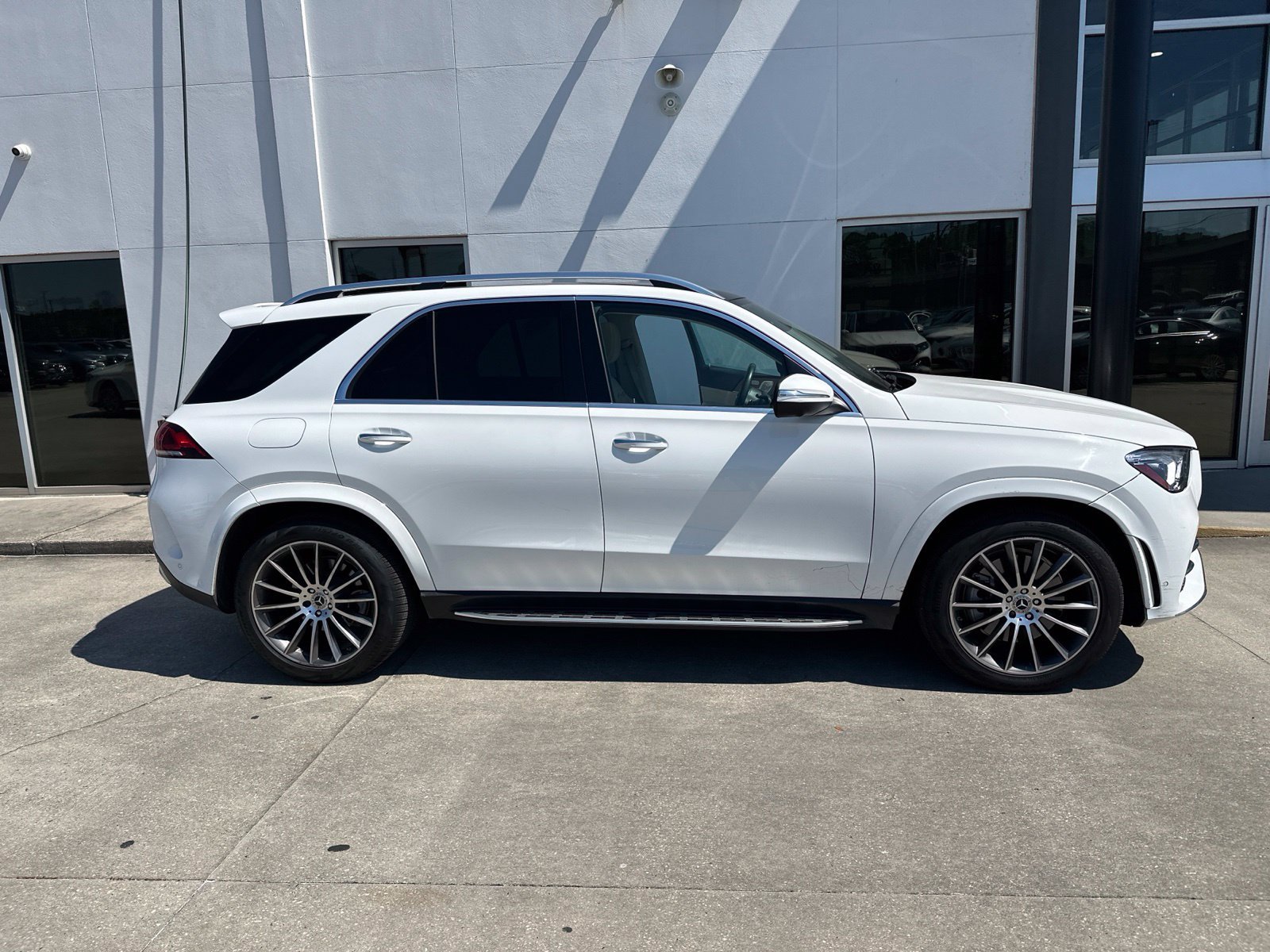 Used 2022  Mercedes-Benz GLE 450 image 1