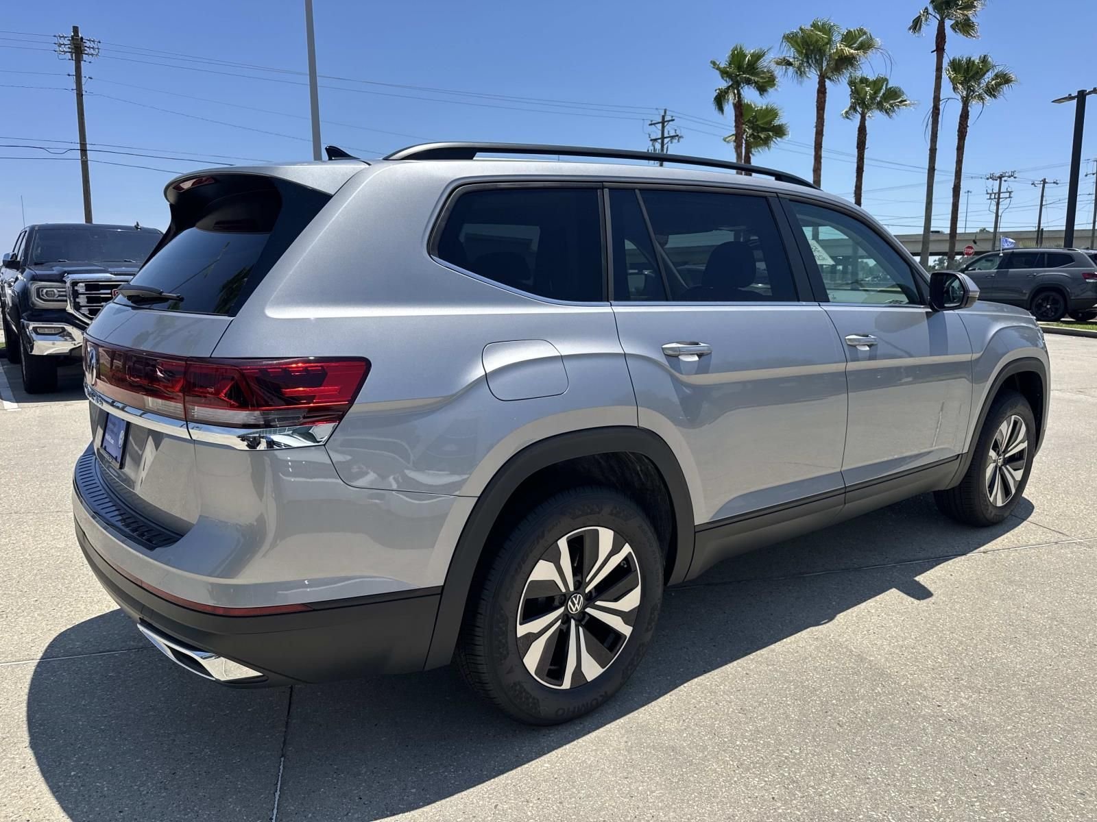 New 2026 Silver Volkswagen 2.0T SE image 4