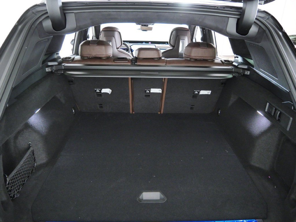 New 2027 Dravit Grey Metallic BMW  image 25