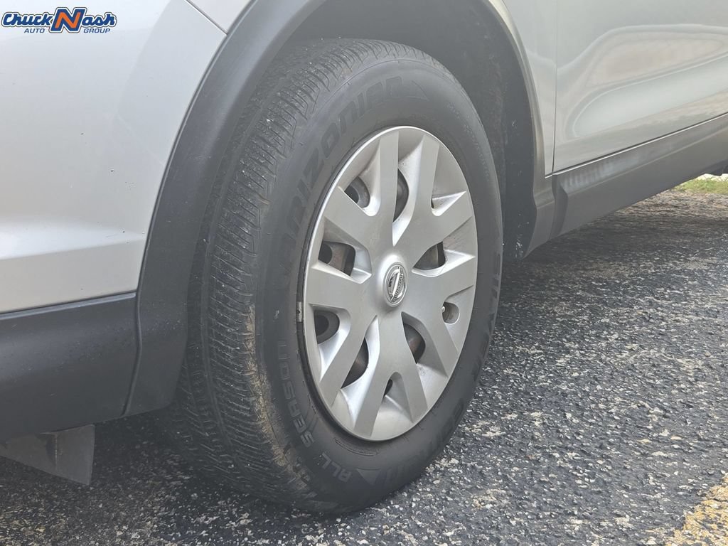 Used 2018 Silver Nissan S image 9