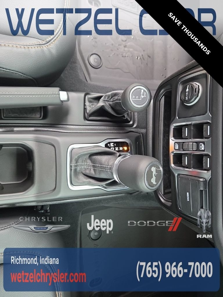 New 2025 Granite Crystal Metallic Clear-Coat Exterior Paint Jeep Sahara image 22