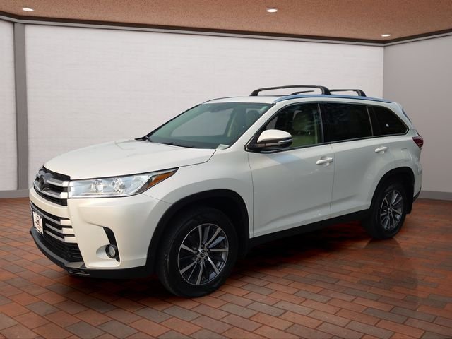 Used 2019 Blizzard Pearl Toyota XLE image 29