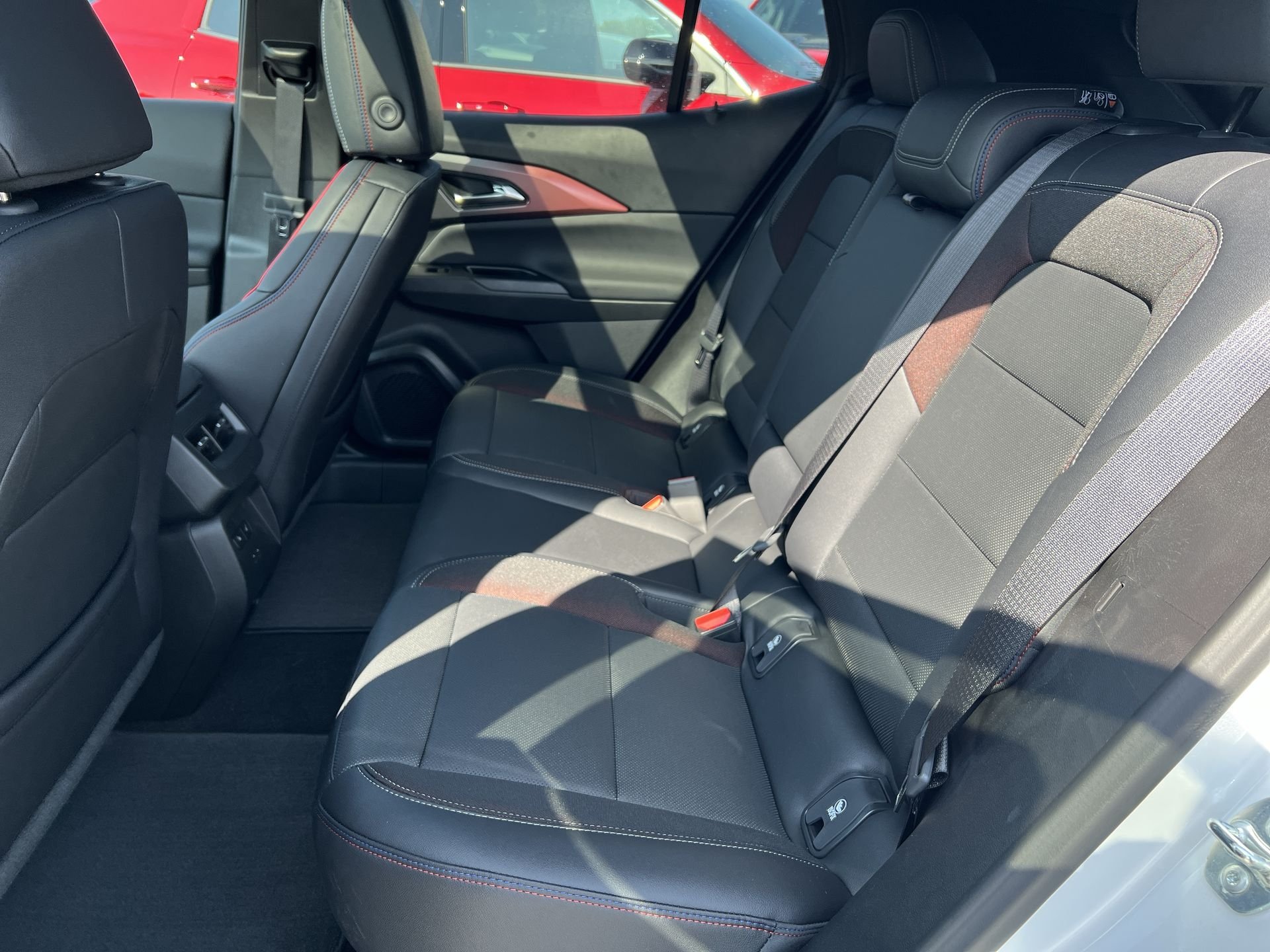 2025 Chevrolet Equinox EV RS - Photo 11