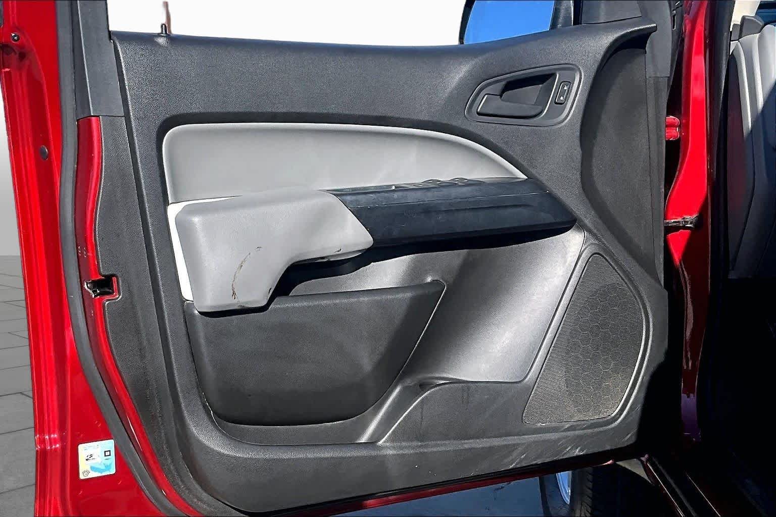 Used 2016 Copper Red Metallic GMC 2WD image 22