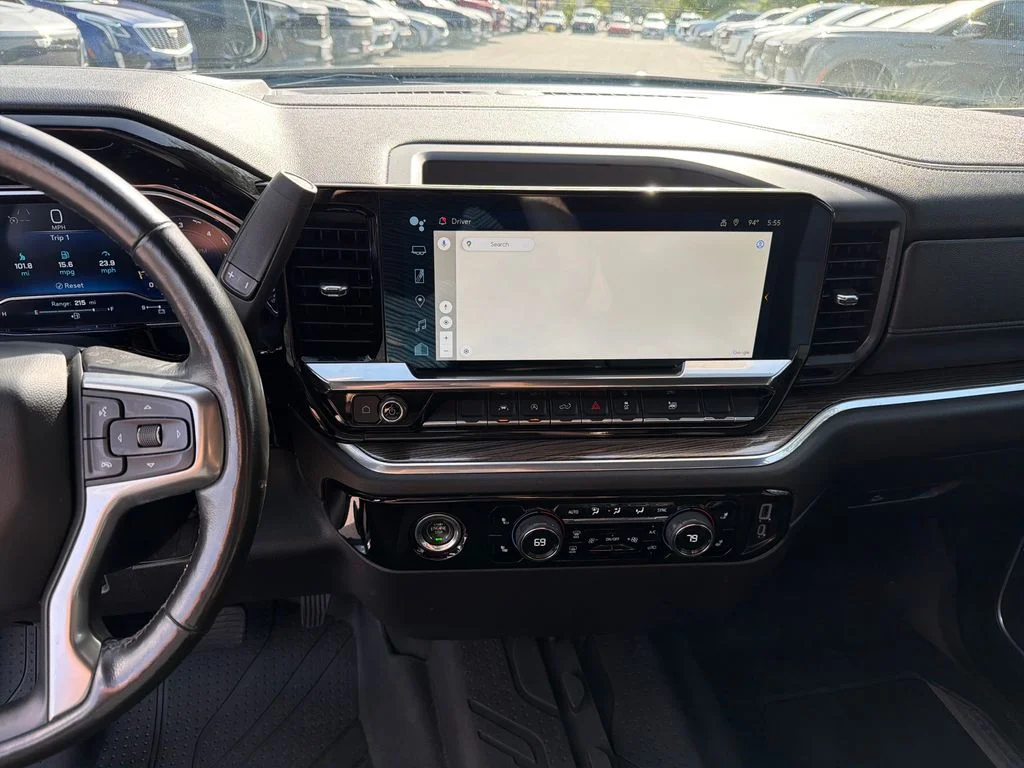 Used 2022 Gray Chevrolet LT image 27