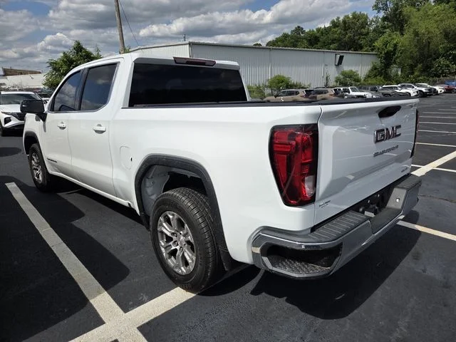 Used 2020 White GMC SLE image 8