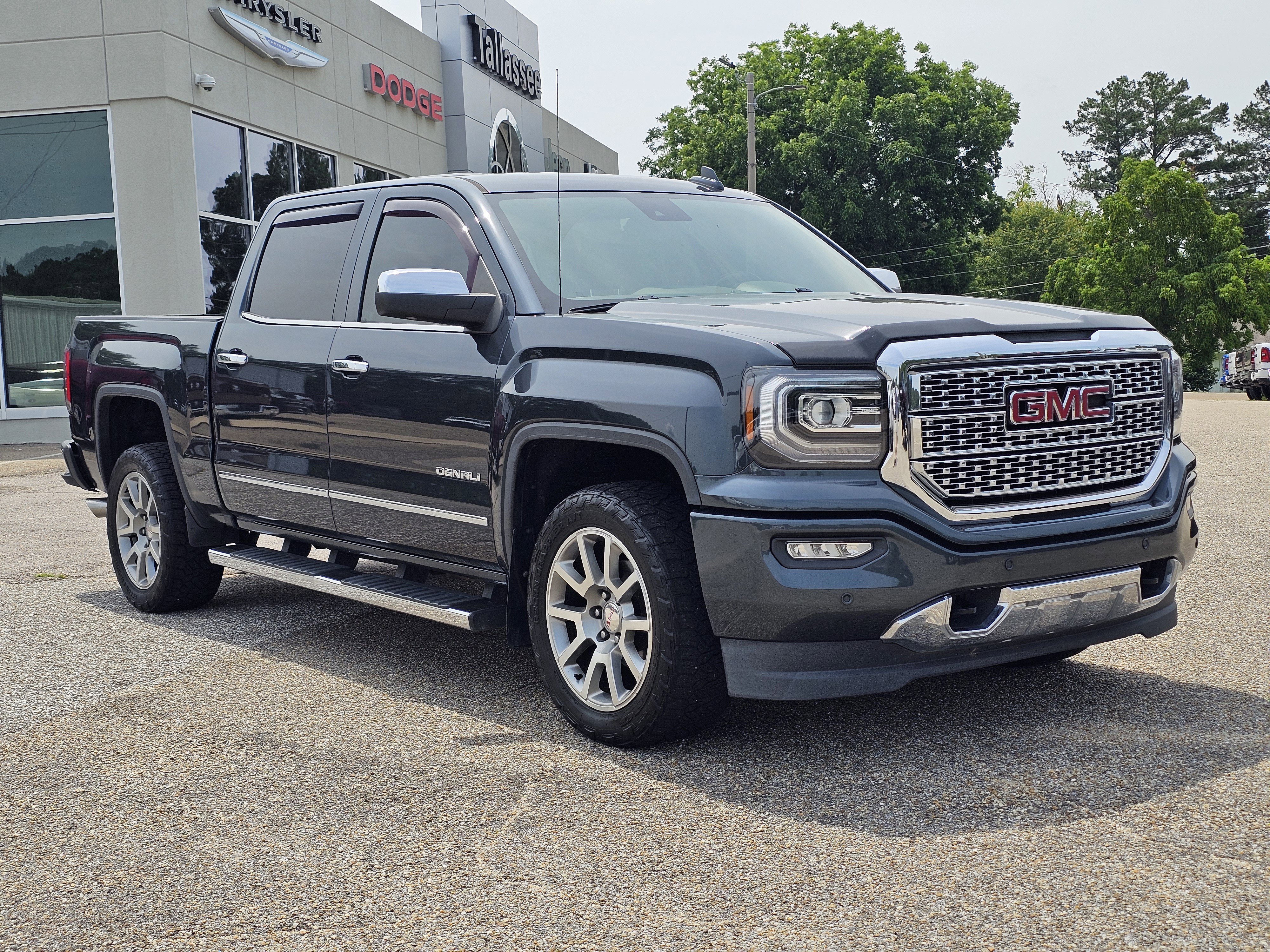 Used 2018 Dark Slate Metallic GMC Denali image 5